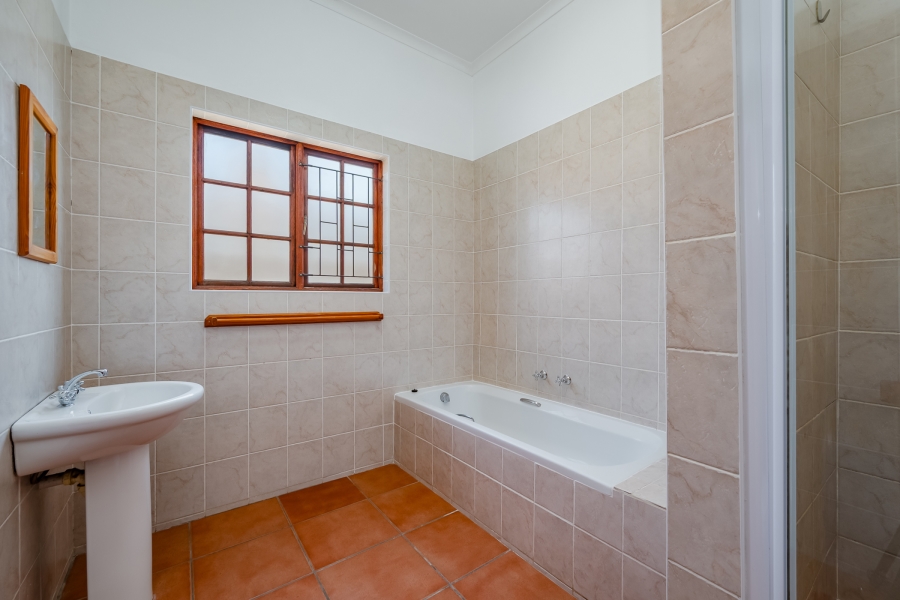 3 Bedroom Property for Sale in Lochnerhof Western Cape